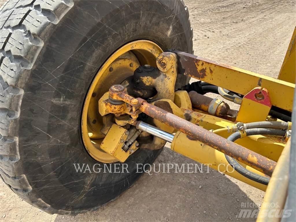 CAT 163H AWD Greideriai
