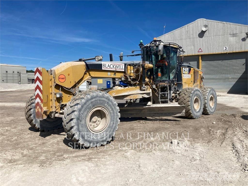 CAT 16M Greideriai