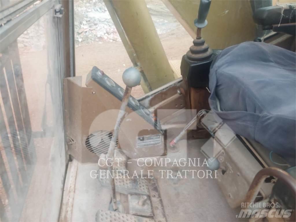 CAT 219 Vikšriniai ekskavatoriai