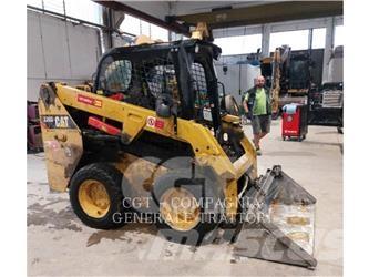 CAT 226D Krautuvai su šoniniu pasukimu