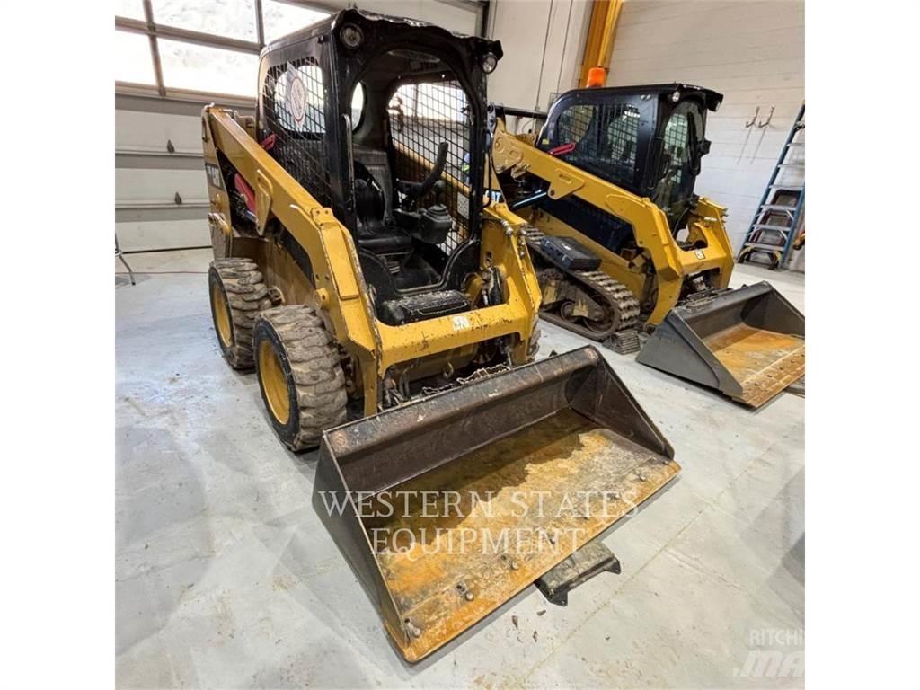 CAT 226D Krautuvai su šoniniu pasukimu