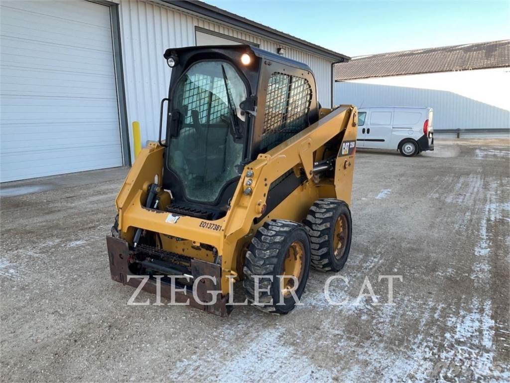 CAT 226D Krautuvai su šoniniu pasukimu
