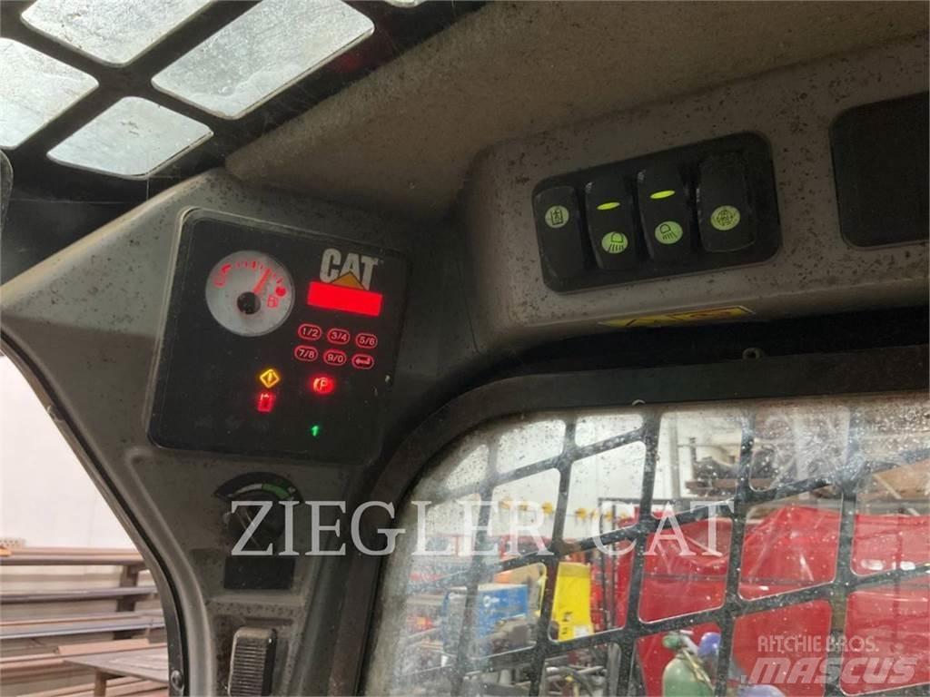 CAT 226D Krautuvai su šoniniu pasukimu