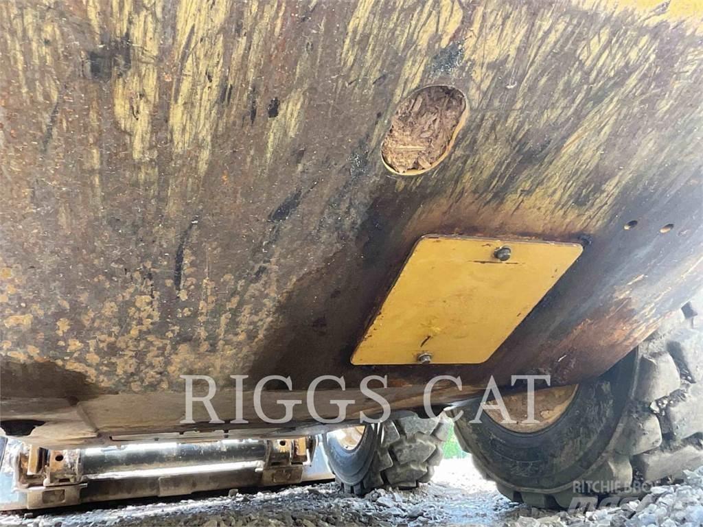 CAT 226D Krautuvai su šoniniu pasukimu