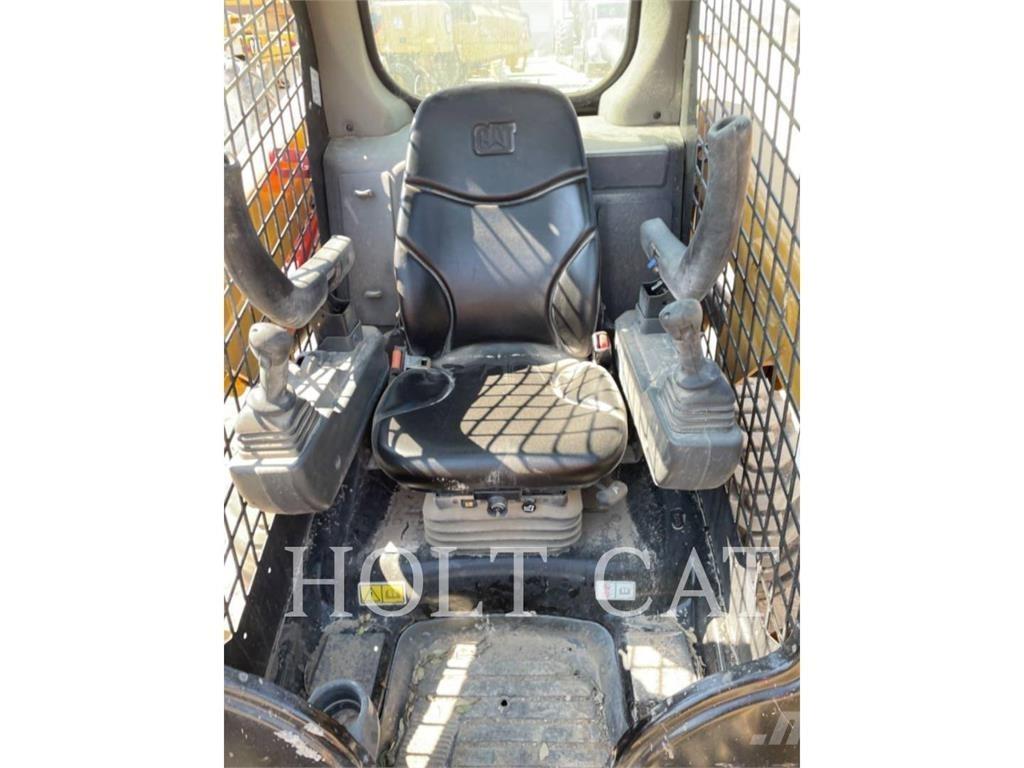 CAT 226D Krautuvai su šoniniu pasukimu