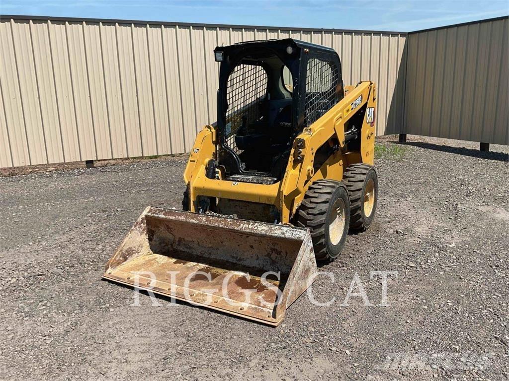 CAT 226D Krautuvai su šoniniu pasukimu