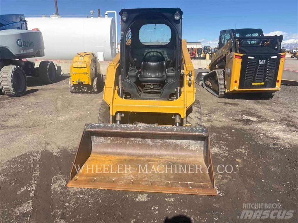 CAT 226D C1-H2 Krautuvai su šoniniu pasukimu