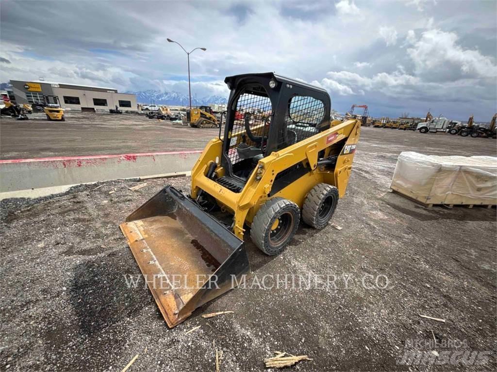 CAT 226D C1-H2 Krautuvai su šoniniu pasukimu