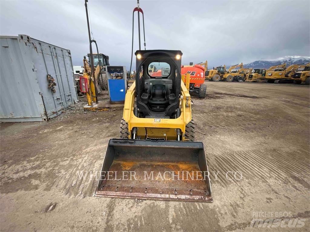 CAT 226D C1-H2 Krautuvai su šoniniu pasukimu