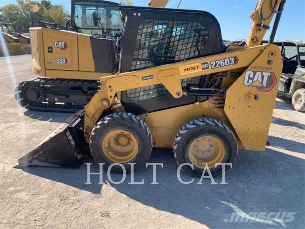 CAT 226D CAB Krautuvai su šoniniu pasukimu