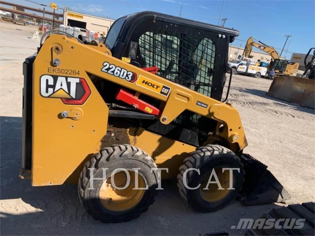 CAT 226D CAB Krautuvai su šoniniu pasukimu