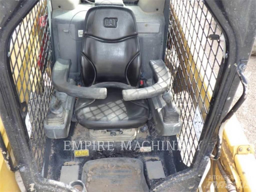 CAT 226D3 Krautuvai su šoniniu pasukimu