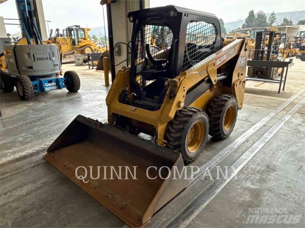 CAT 226D3 Krautuvai su šoniniu pasukimu