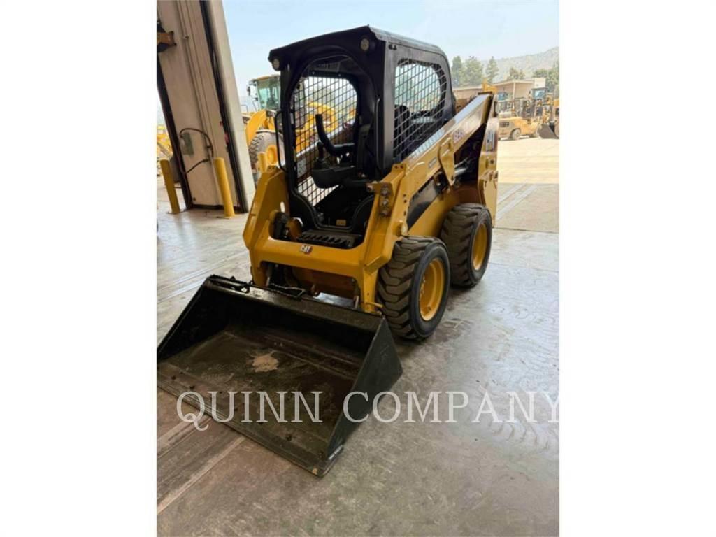 CAT 226D3 Krautuvai su šoniniu pasukimu