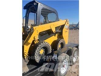 CAT 226D3 C1H2 Krautuvai su šoniniu pasukimu