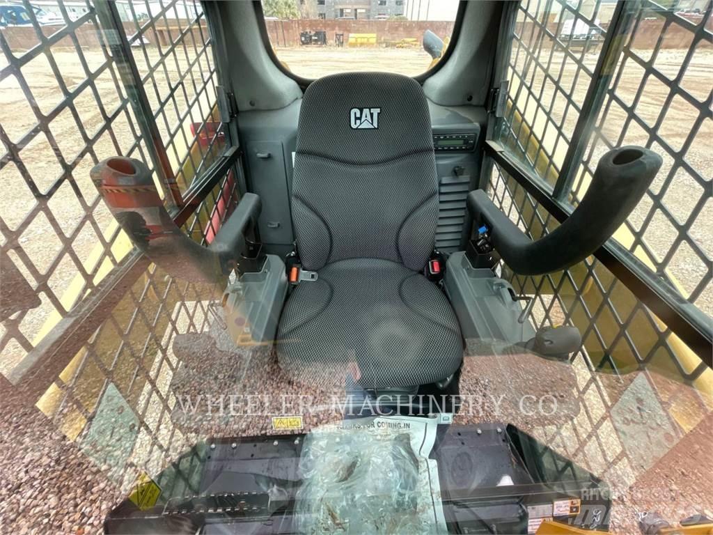 CAT 226D3 C3H2 Krautuvai su šoniniu pasukimu