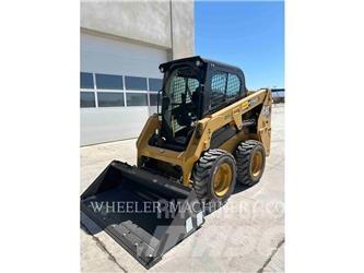 CAT 226D3 C3H2 Krautuvai su šoniniu pasukimu