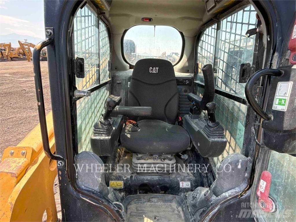 CAT 226D3 C3H2 Krautuvai su šoniniu pasukimu