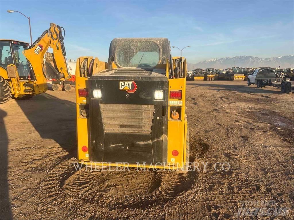 CAT 226D3 C3H2 Krautuvai su šoniniu pasukimu