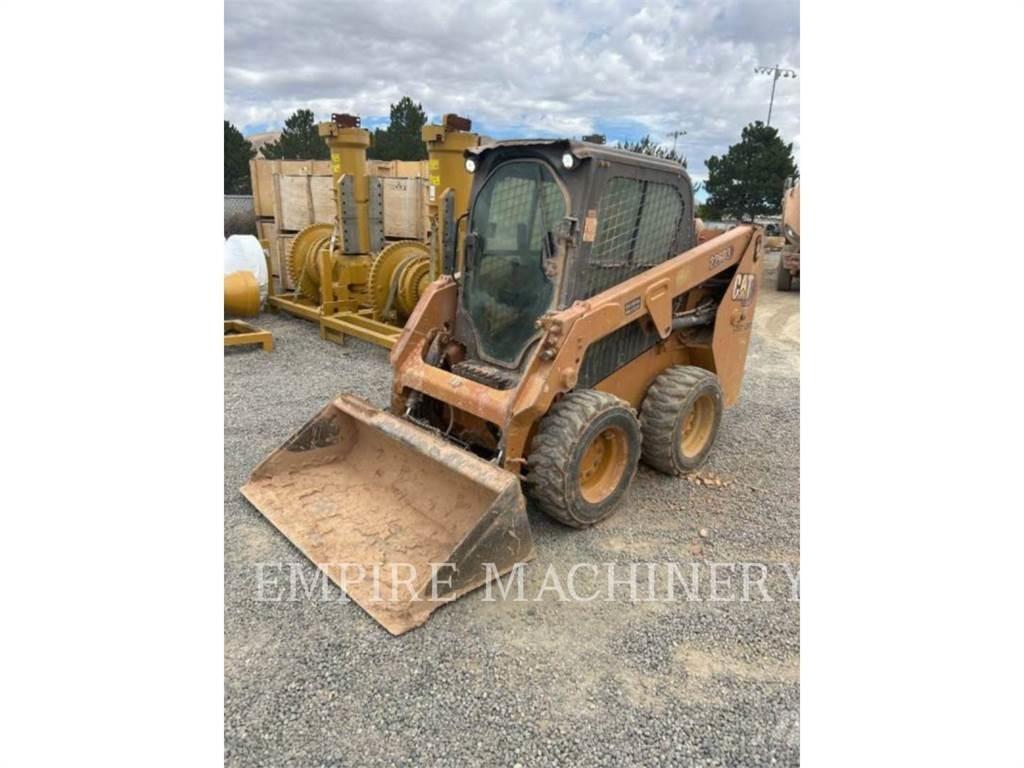 CAT 226D3 CA Krautuvai su šoniniu pasukimu