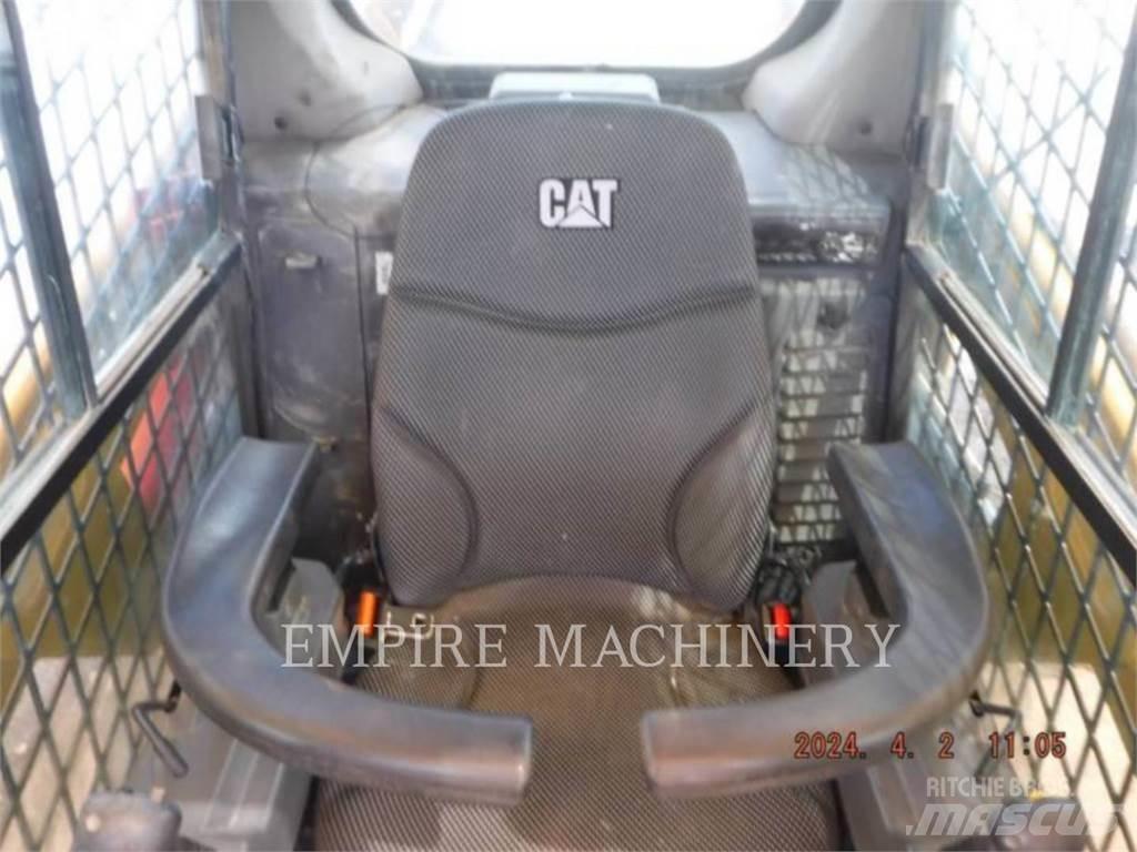 CAT 226D3 CA Krautuvai su šoniniu pasukimu