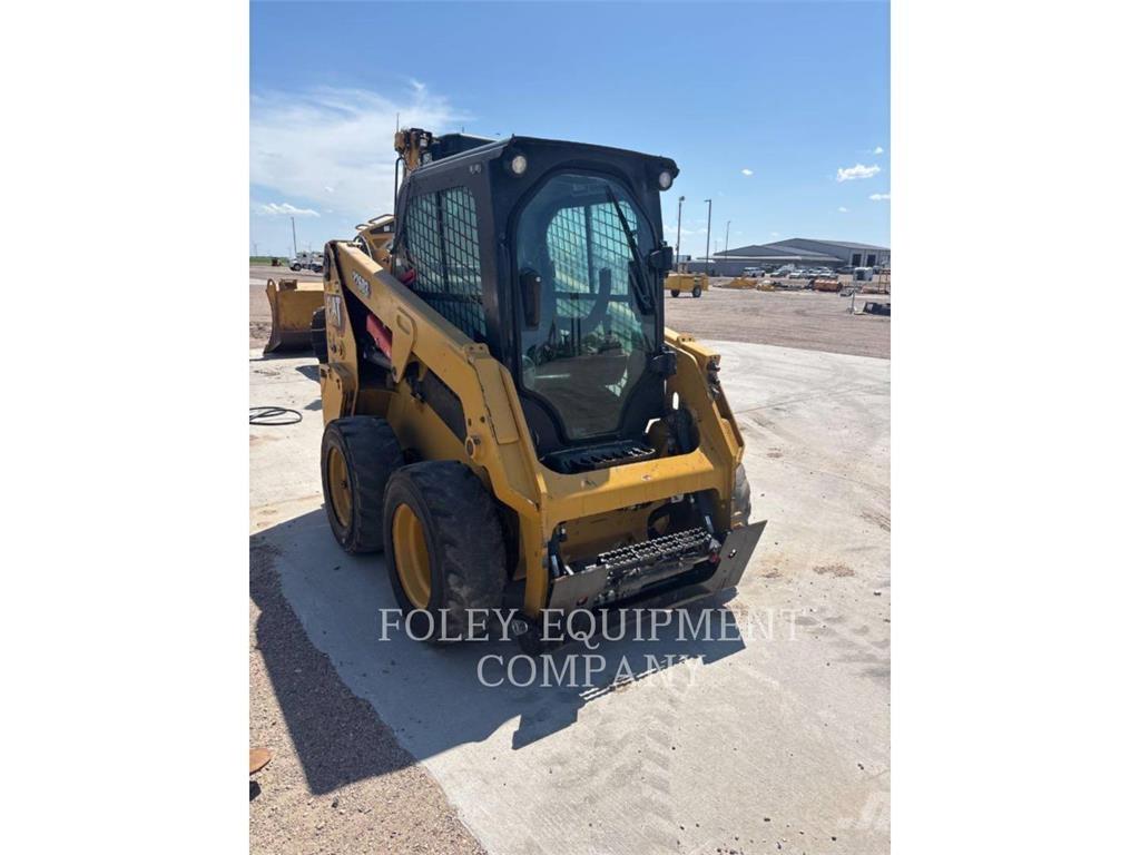 CAT 226D3STD1C Krautuvai su šoniniu pasukimu