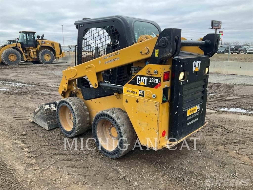 CAT 232D Q+ Krautuvai su šoniniu pasukimu