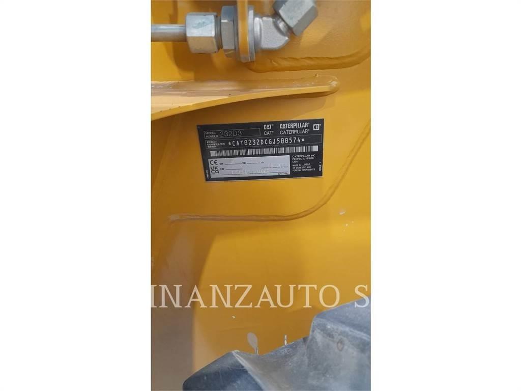 CAT 232D3 Krautuvai su šoniniu pasukimu