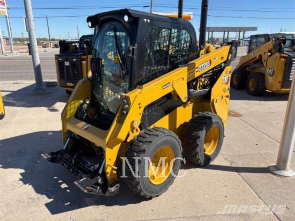 CAT 232D3 Krautuvai su šoniniu pasukimu