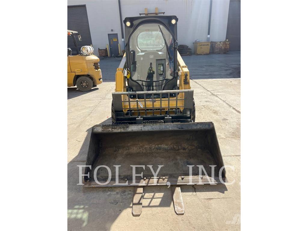 CAT 232D3 Krautuvai su šoniniu pasukimu