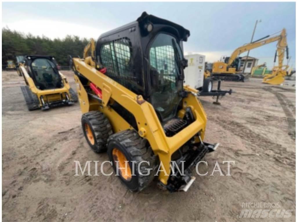 CAT 232D3 A2Q Krautuvai su šoniniu pasukimu