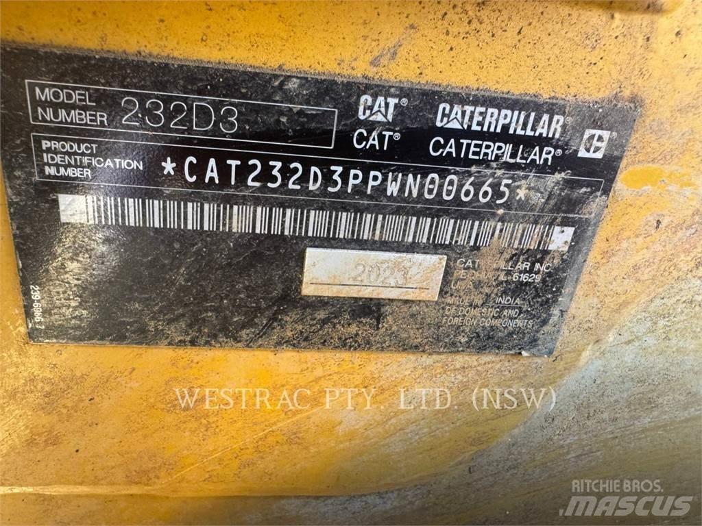 CAT 232D3LRC Krautuvai su šoniniu pasukimu