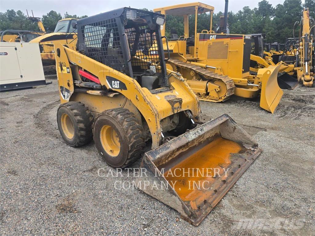 CAT 236 B SERIES 3 Krautuvai su šoniniu pasukimu