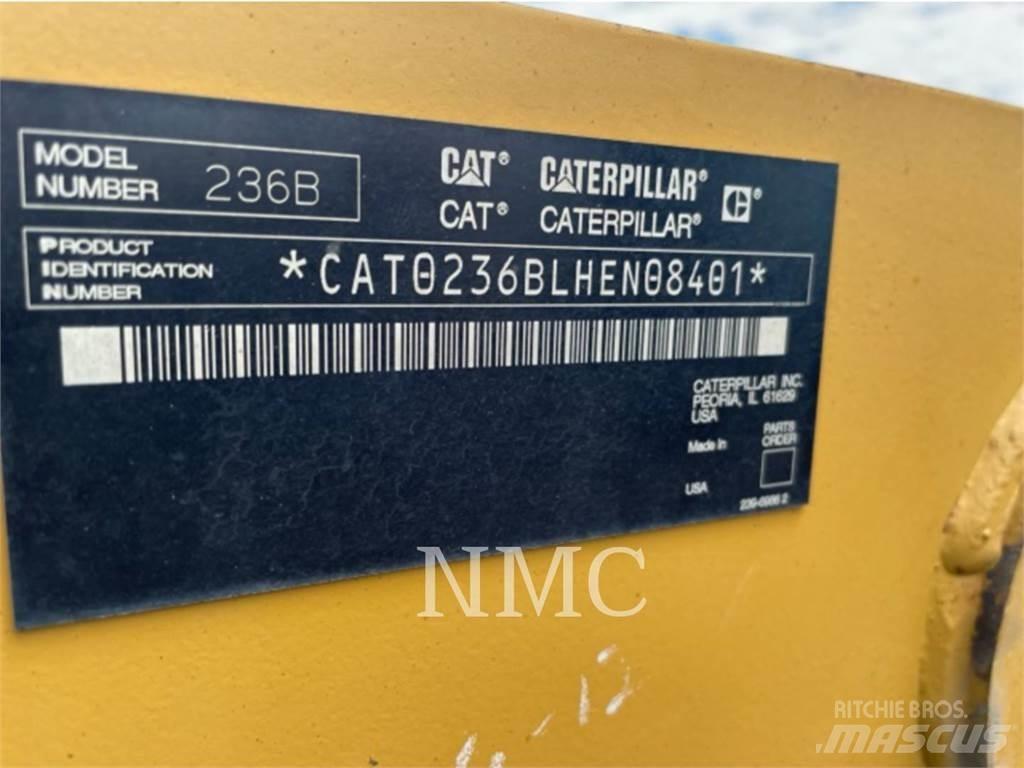CAT 236B Krautuvai su šoniniu pasukimu