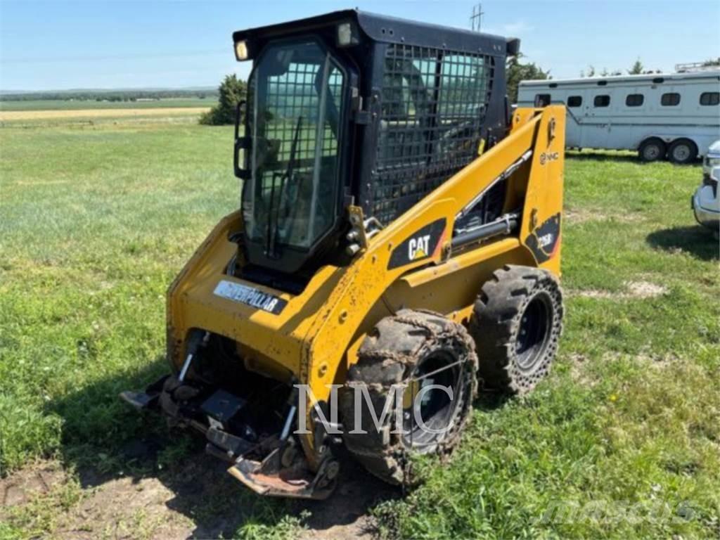 CAT 236B3 Krautuvai su šoniniu pasukimu