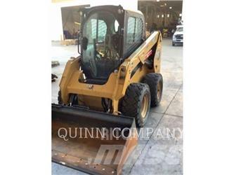 CAT 236D Krautuvai su šoniniu pasukimu