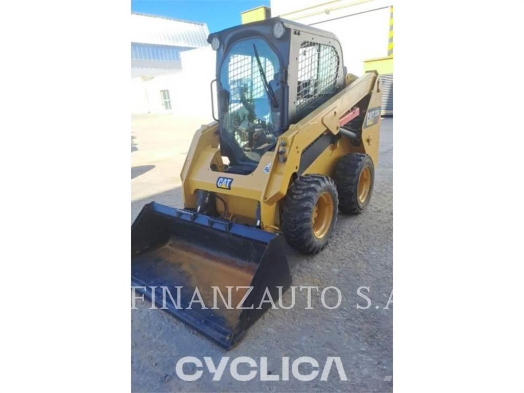 CAT 236D Krautuvai su šoniniu pasukimu