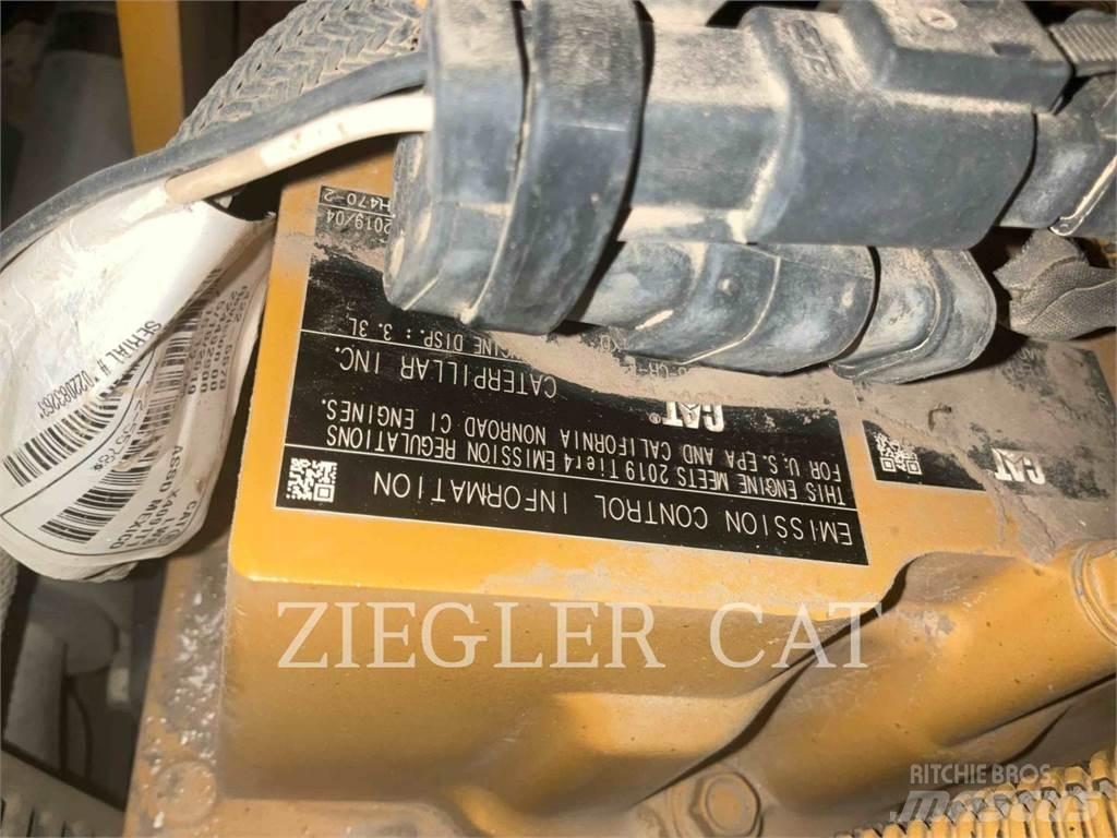 CAT 236D Krautuvai su šoniniu pasukimu