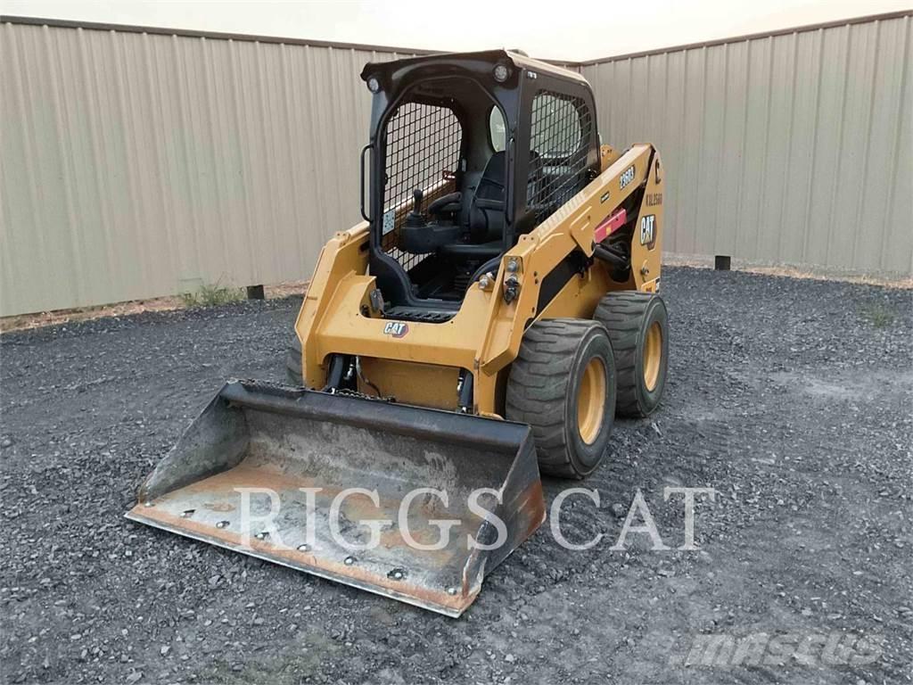CAT 236D Krautuvai su šoniniu pasukimu