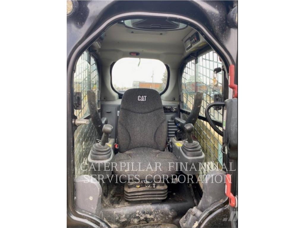 CAT 236D Krautuvai su šoniniu pasukimu