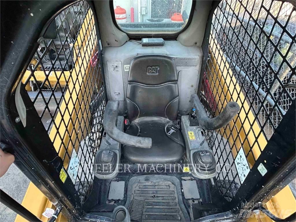 CAT 236D C1-H2 Krautuvai su šoniniu pasukimu