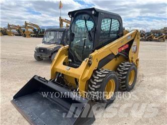 CAT 236D3 Krautuvai su šoniniu pasukimu