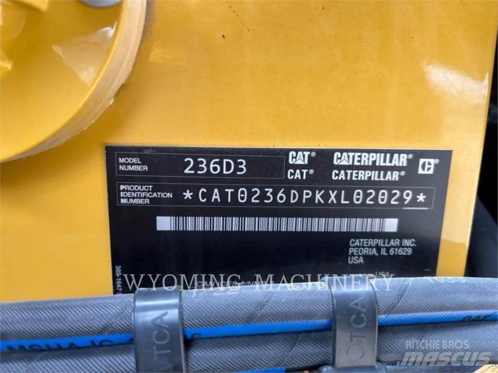 CAT 236D3 Krautuvai su šoniniu pasukimu