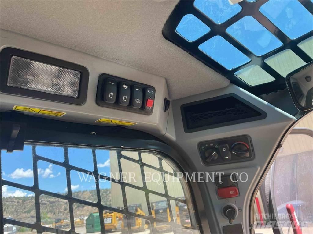 CAT 236D3 Krautuvai su šoniniu pasukimu