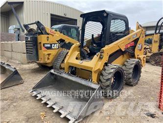 CAT 236D3 Krautuvai su šoniniu pasukimu