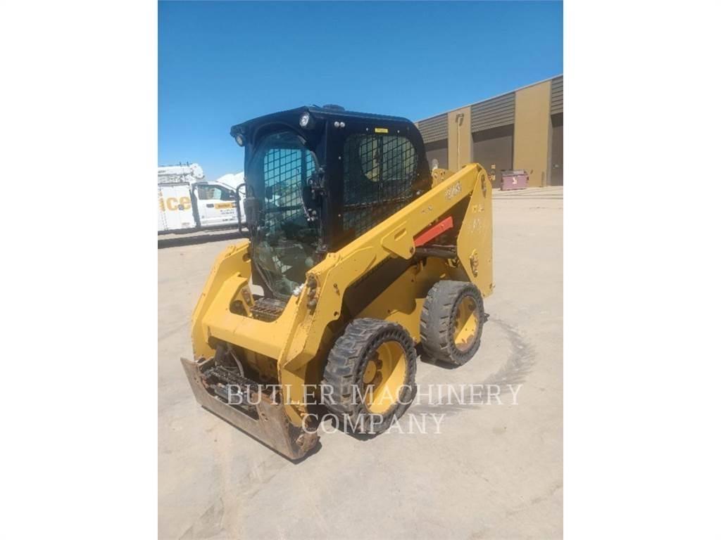 CAT 236D3 Krautuvai su šoniniu pasukimu