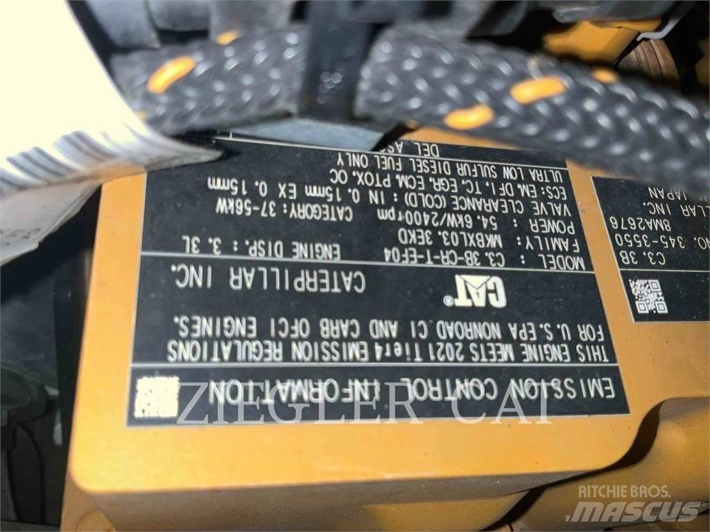 CAT 236D3 Krautuvai su šoniniu pasukimu