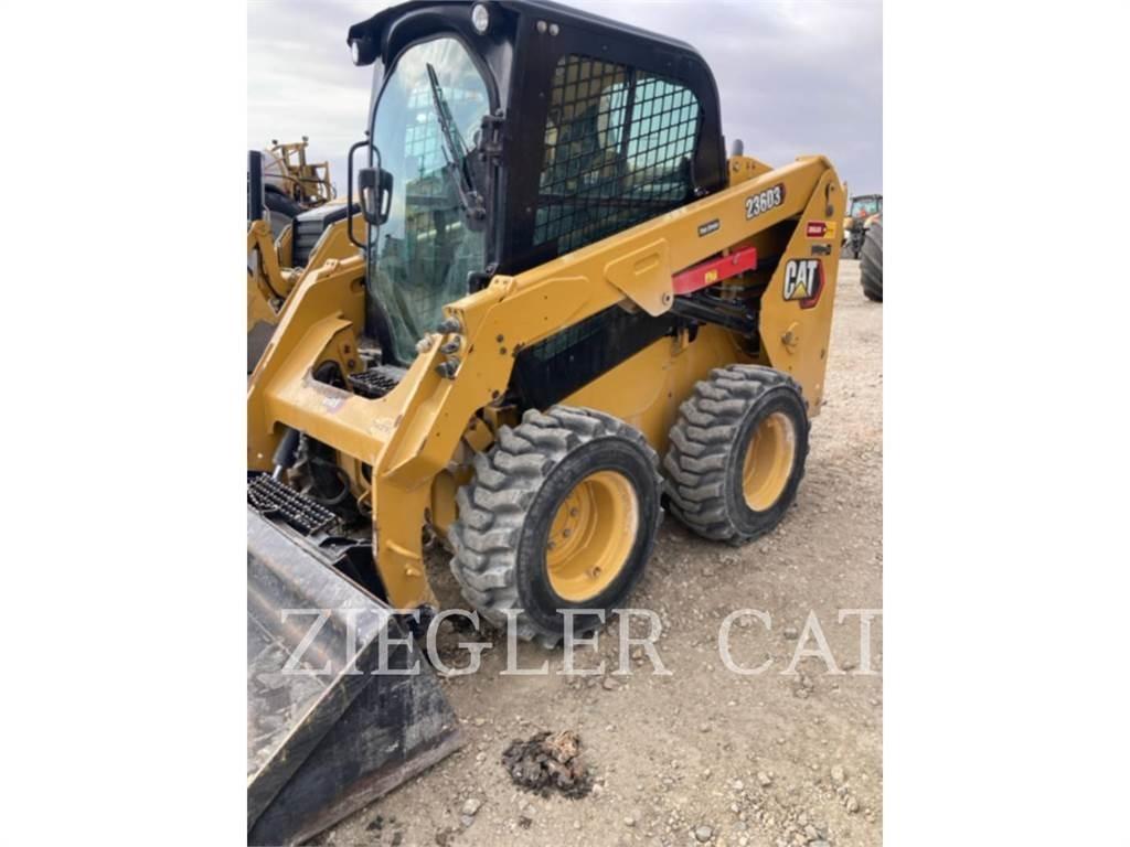 CAT 236D3 Krautuvai su šoniniu pasukimu