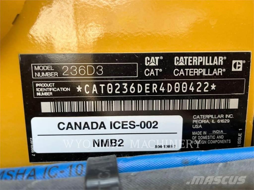 CAT 236D3 Krautuvai su šoniniu pasukimu