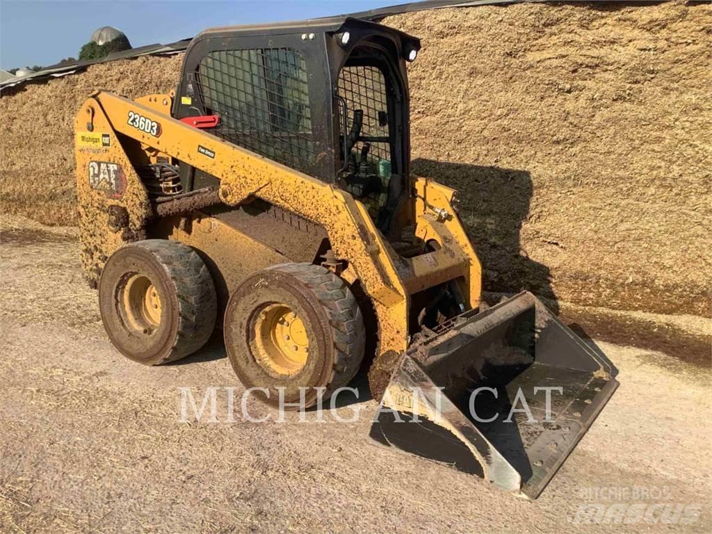 CAT 236D3 A2Q Krautuvai su šoniniu pasukimu